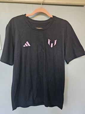 Adidas Messi #10 Inter Miami Black Pink Graphic Tee Shirt Medium MLS Soccer